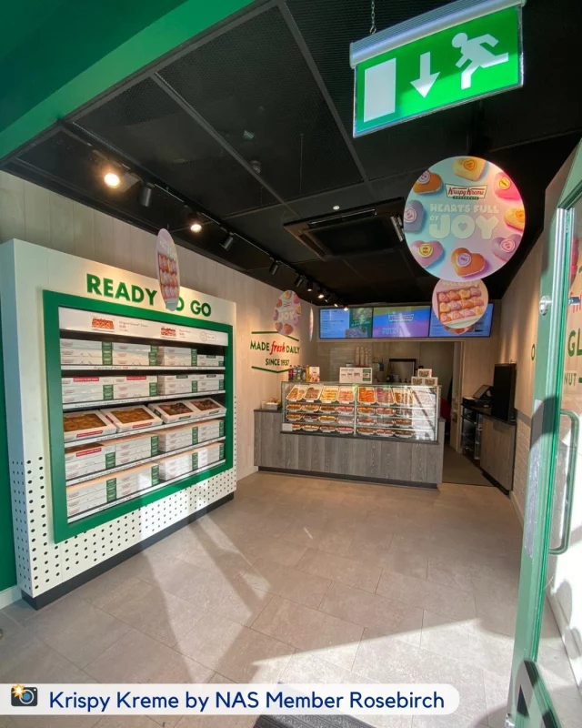 🍩 Transformation complete!

A full store refurbishment for Krispy Kreme's newest location in the heart of London. From fresh flooring to sparkling displays, this site is ready to serve up joy one doughnut at a time! Swipe for the before photos ➡️

#Shopfitting #KrispyKreme